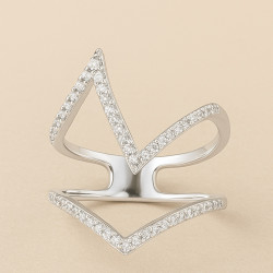 Crown Sterling Silver Ring with Rhodium Plating and Cubic Zirconia – Elegant Design