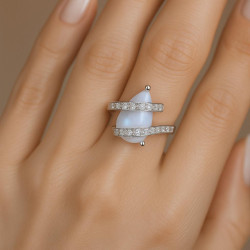 Moon Drop – Opal & Zircon Ring